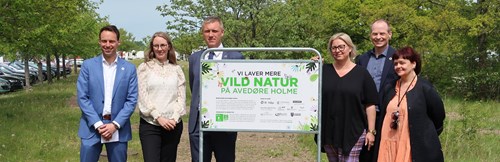 Et billede af borgmester Anders Wolf, miljøminister Lea Wermelin og deltagere fra den 16. maj.